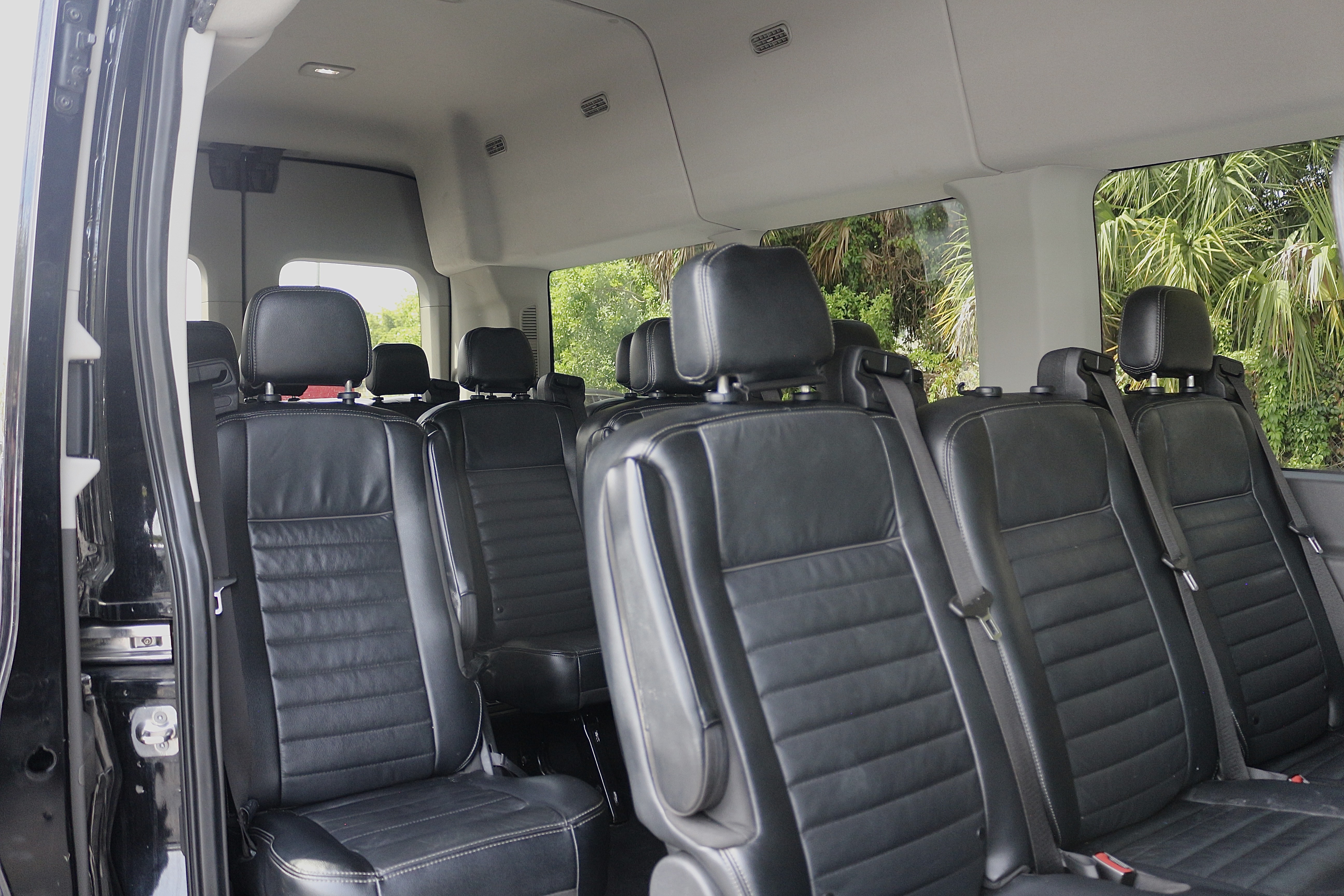 2022 FORD TRANSIT LUXURY photo 2
