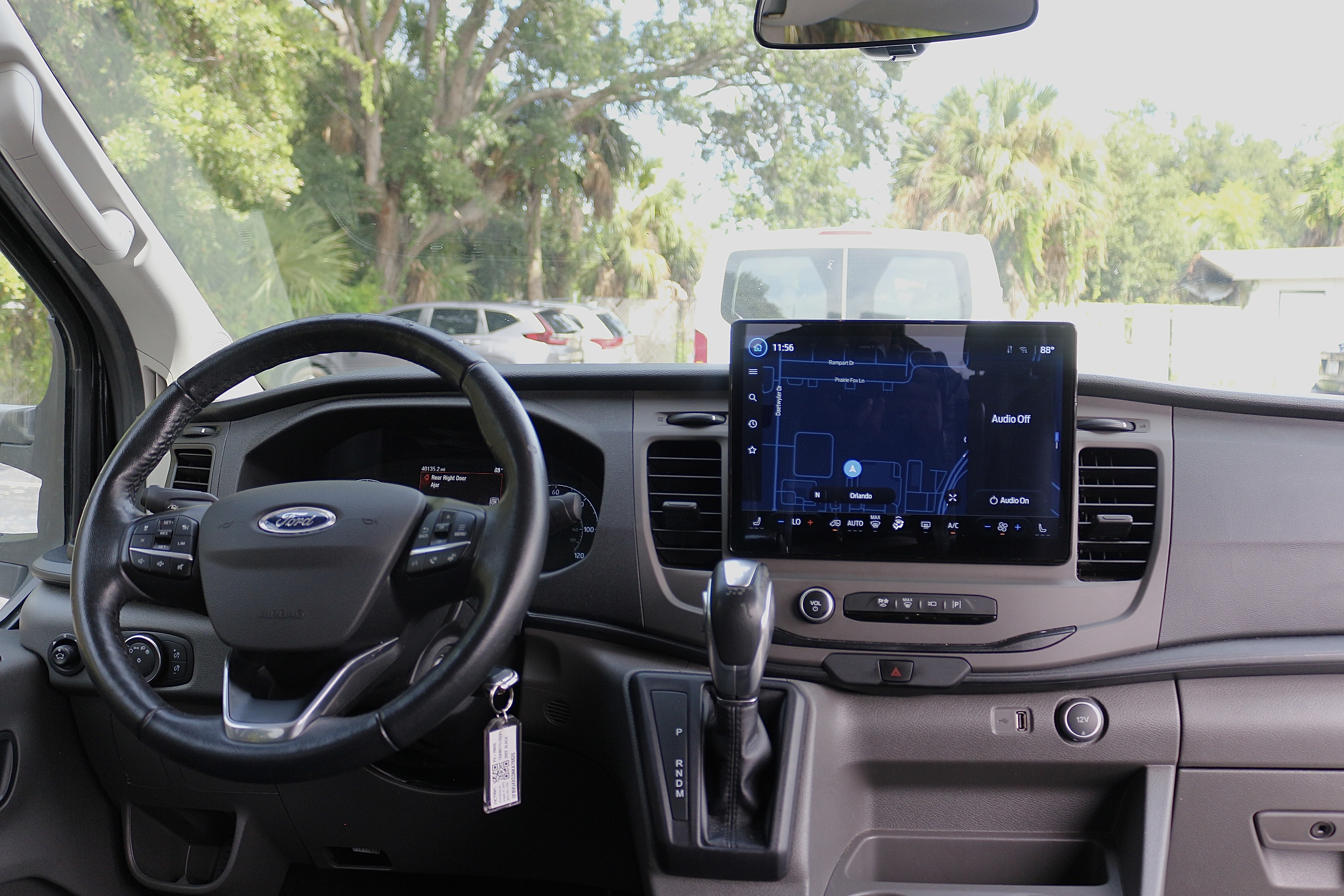 2022 FORD TRANSIT LUXURY photo 4