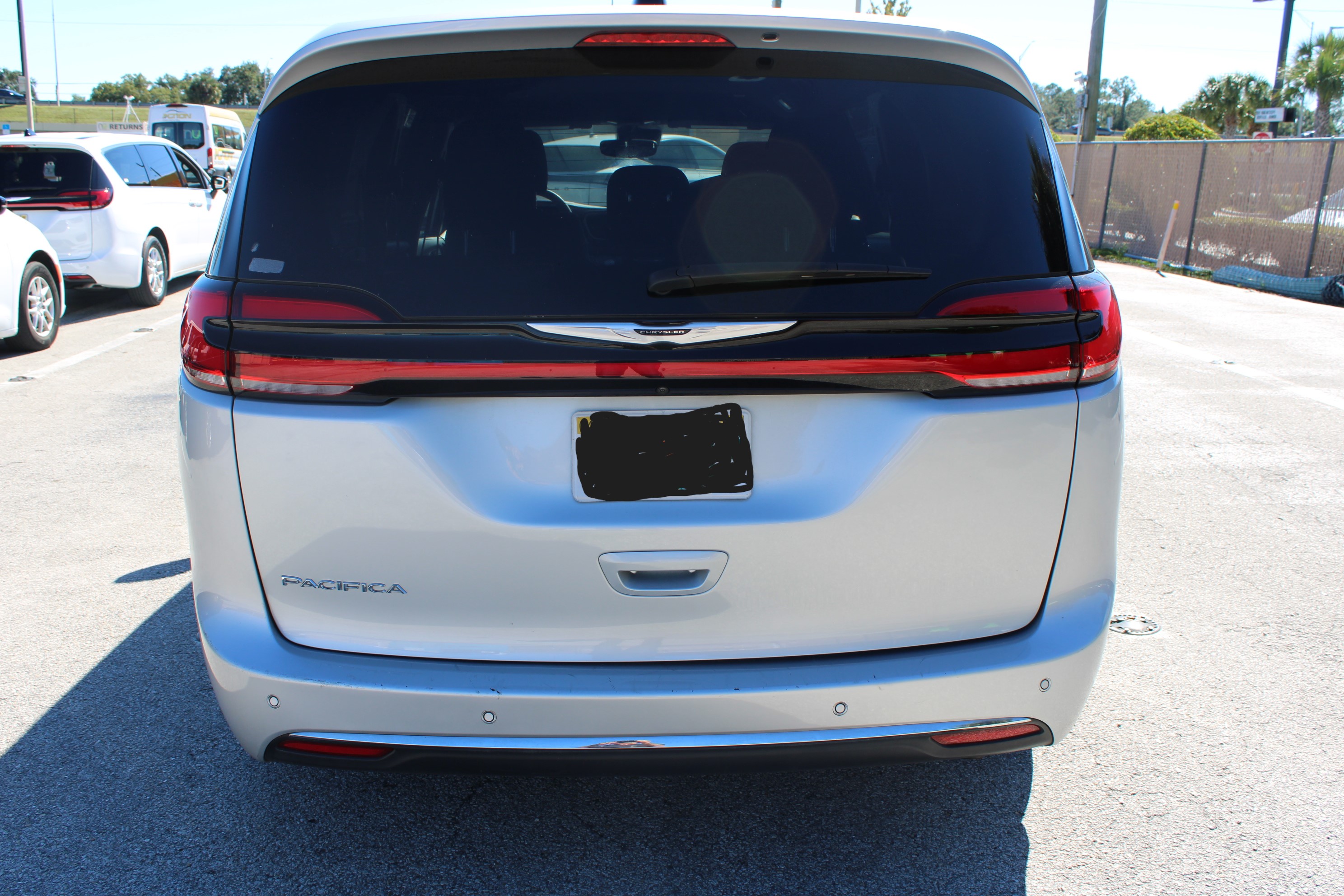 2024 CHRYSLER PACIFICA photo 2